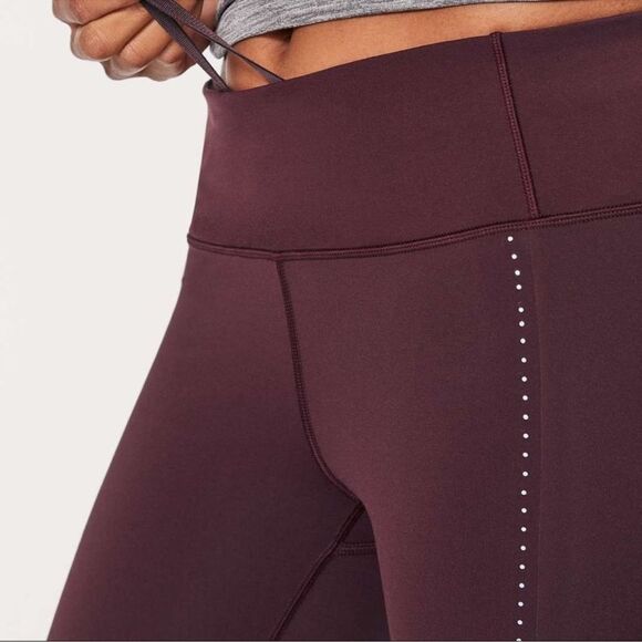 Lululemon Extra Mile Crop (Reflective 23") In Garnet/Maroon Size 8 - Picture 5 of 11